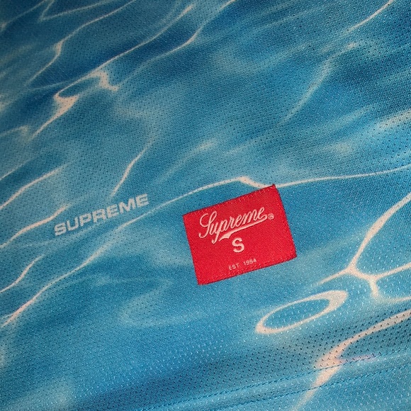 Supreme Ripple Tank Top - Picture 2 of 4